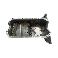 Charger l&#39;image dans la galerie, Mazda MX5 Shortened Sump Service
